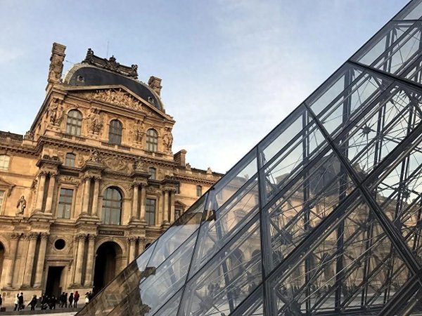 有富策略 遭遇劫案后，卢浮宫将部分珠宝转存法国央行金库